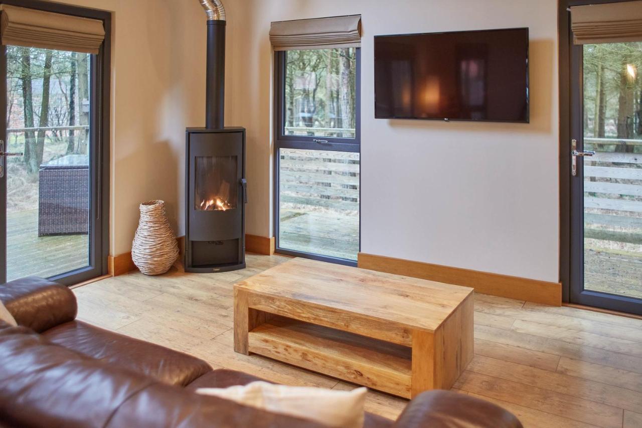 Host & Stay - Simon Howe Lodge Уитби Екстериор снимка