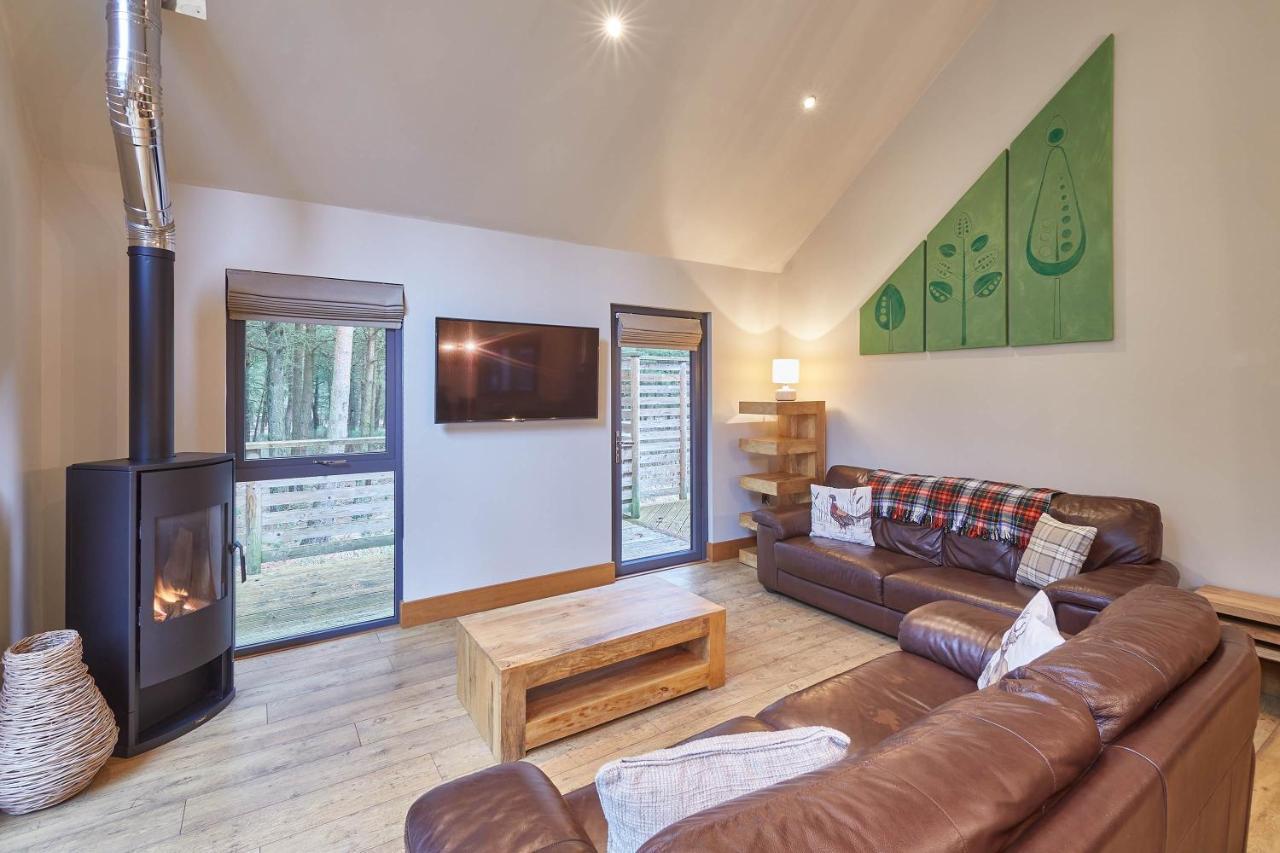 Host & Stay - Simon Howe Lodge Уитби Екстериор снимка