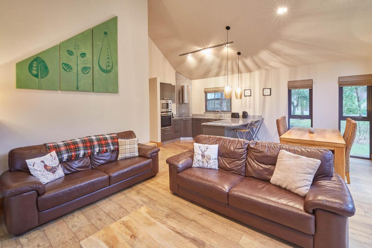 Host & Stay - Simon Howe Lodge Уитби Екстериор снимка
