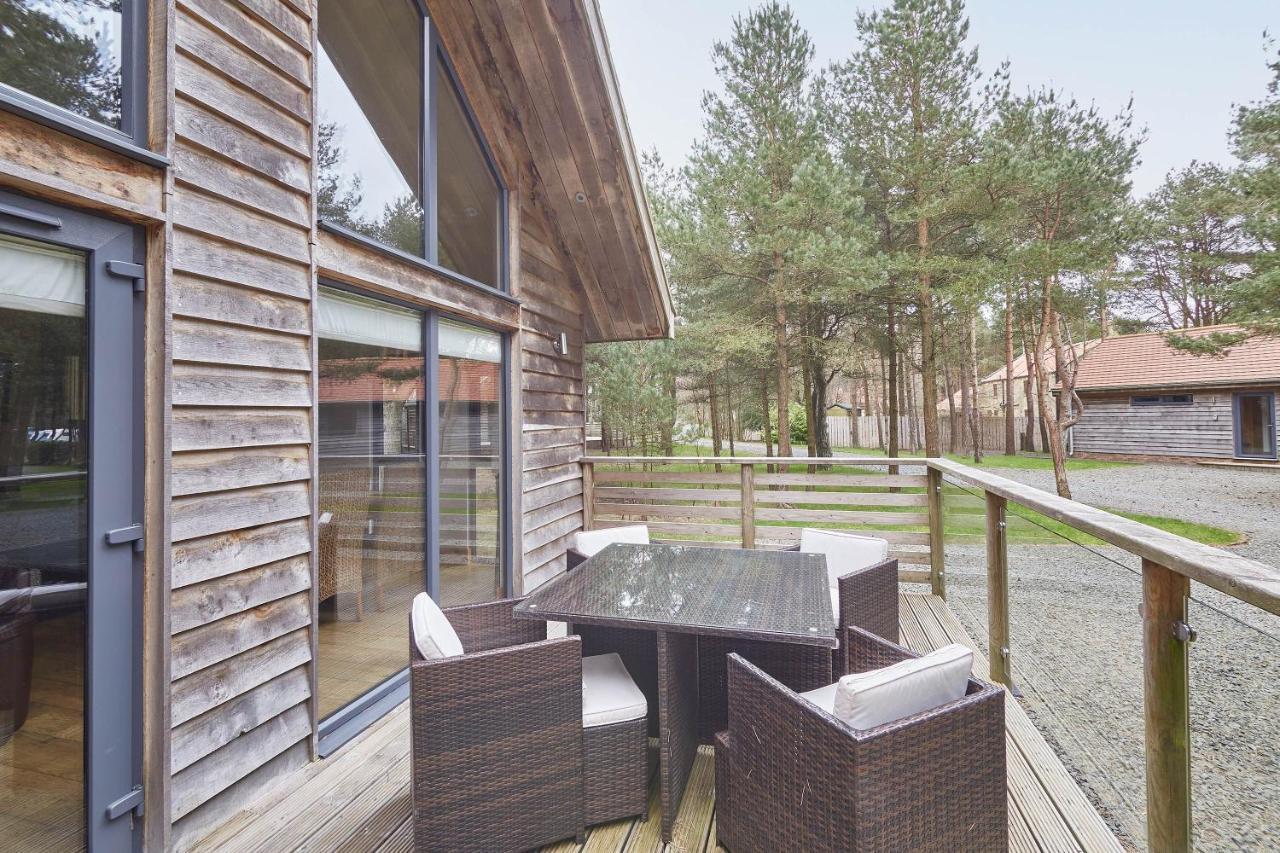 Host & Stay - Simon Howe Lodge Уитби Екстериор снимка